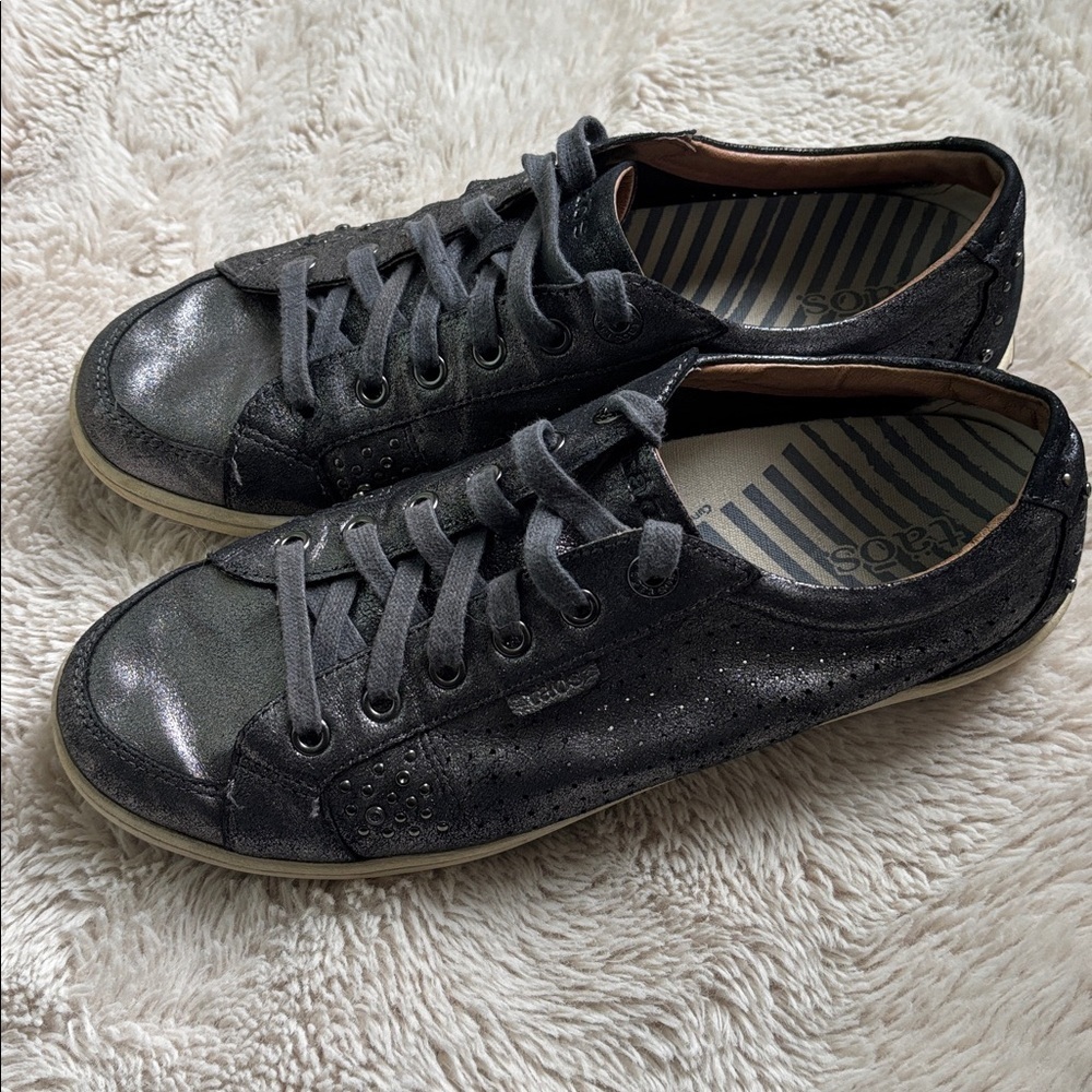 Taos woman’s black metallic Freedom sneaker size 10 - Picture 5 of 8